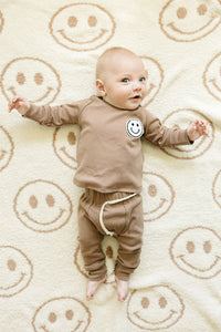 Smiley Fuzzy Blanket | Latte
