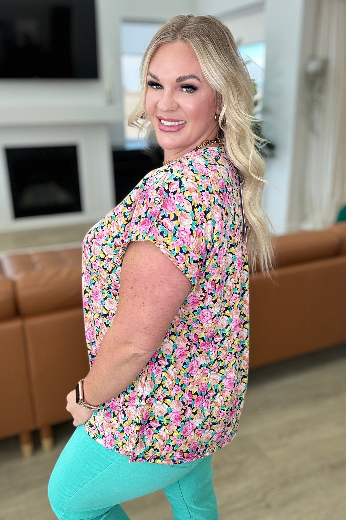 Lizzy Cap Sleeve Top in Navy and Rose Ditsy Floral - Mack and Mav Boutique