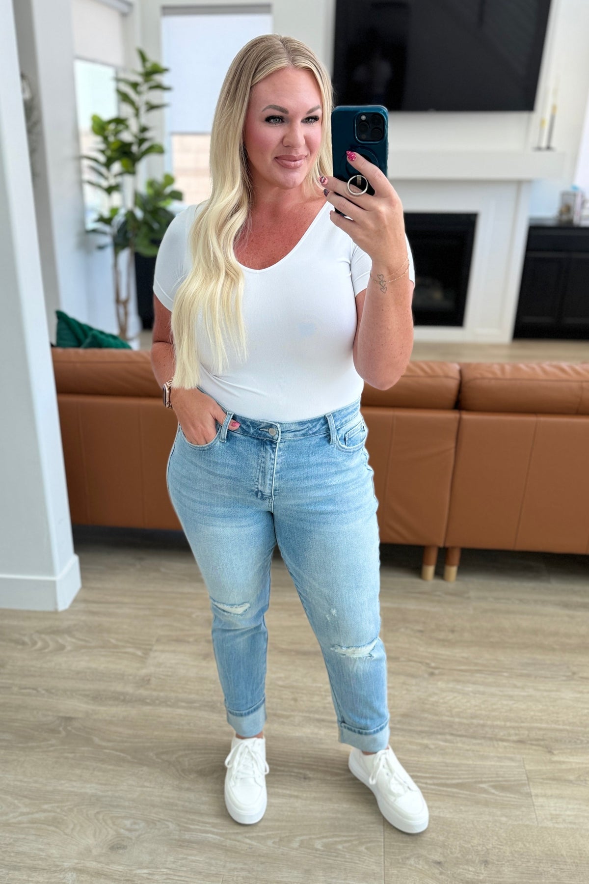 Sam Mid Rise Star Pocket Boyfriend Jeans - Mack and Mav Boutique