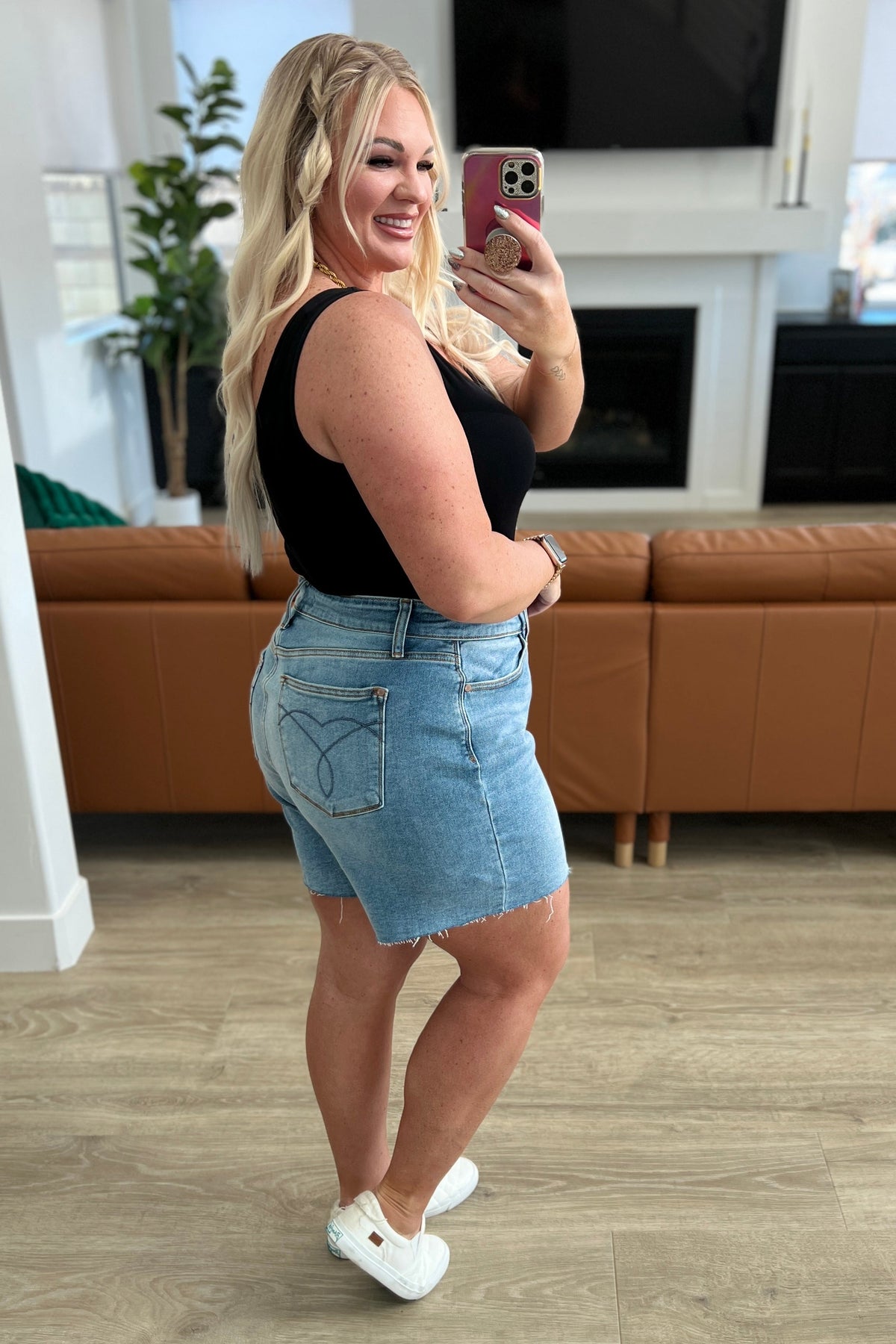 Willa High Rise Cutoff Shorts - Mack and Mav Boutique