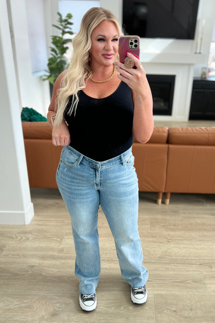 Mildred High Rise V Front Waistband Straight Jeans - Mack and Mav Boutique