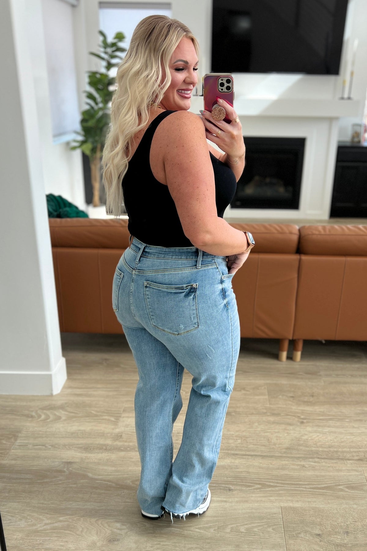 Mildred High Rise V Front Waistband Straight Jeans - Mack and Mav Boutique