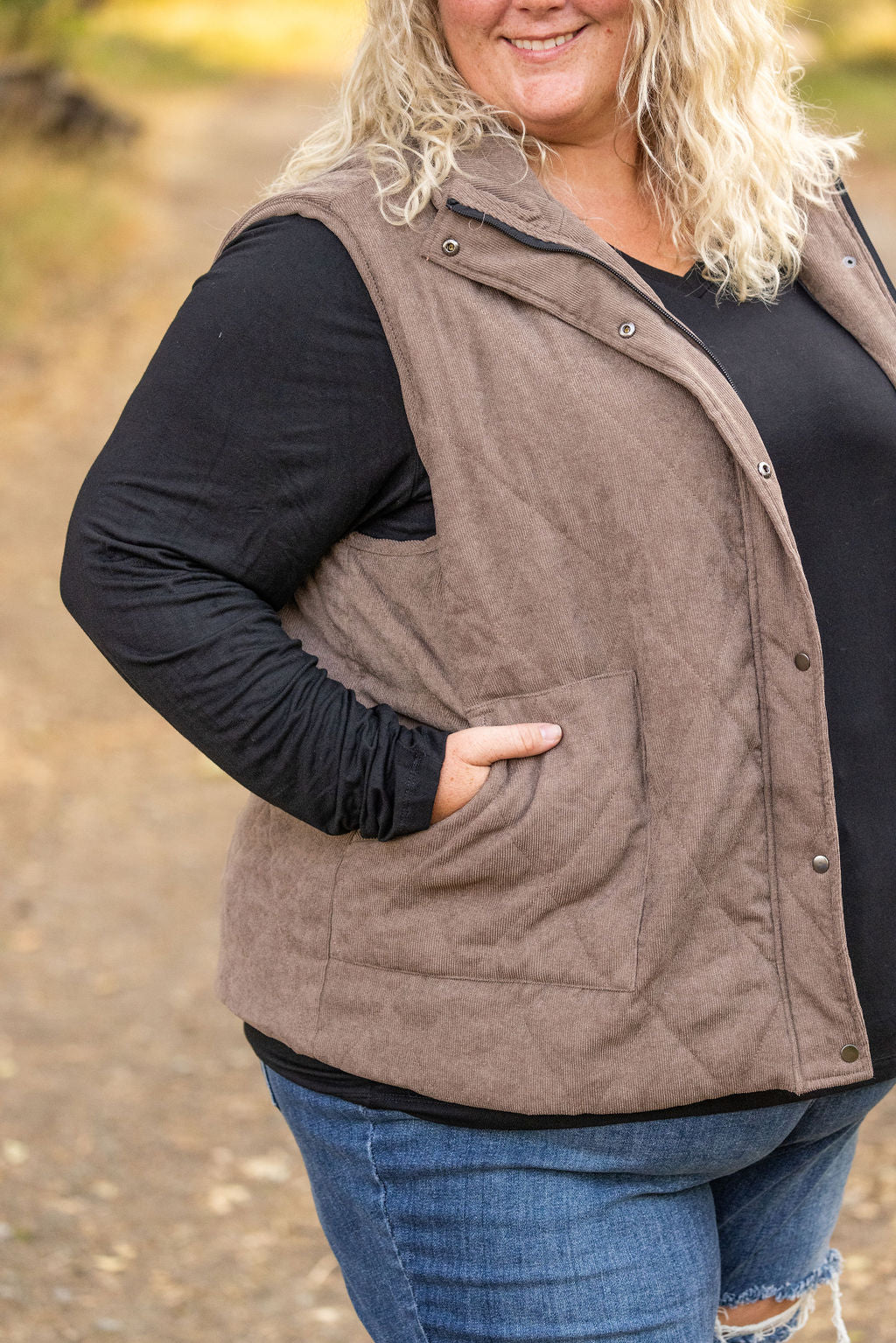 スケールモデル 新作 Corduroy STOCK IN Vest Mav and Mack – SALE FINAL Mocha - トップス