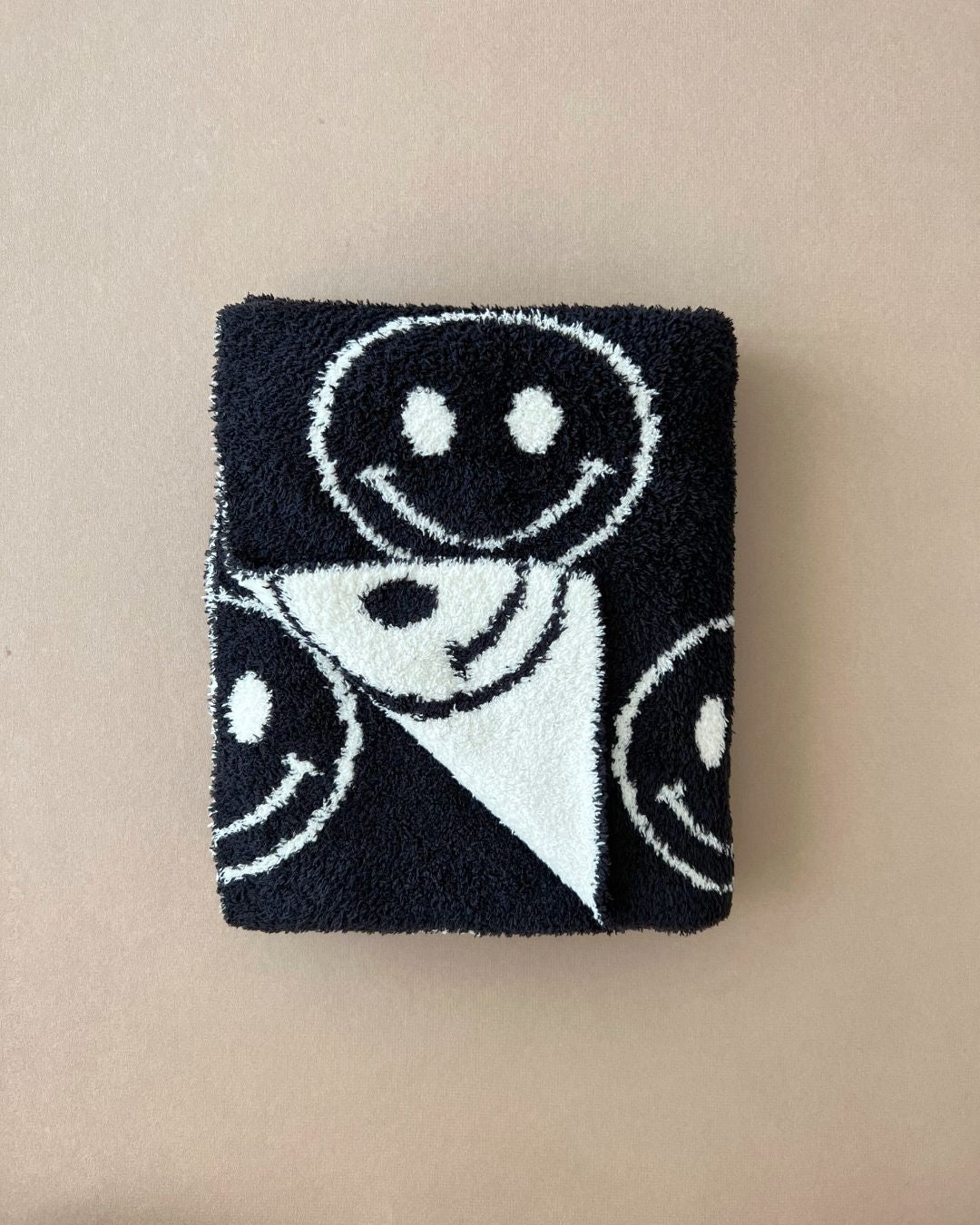 Smiley Fuzzy Blanket | Black